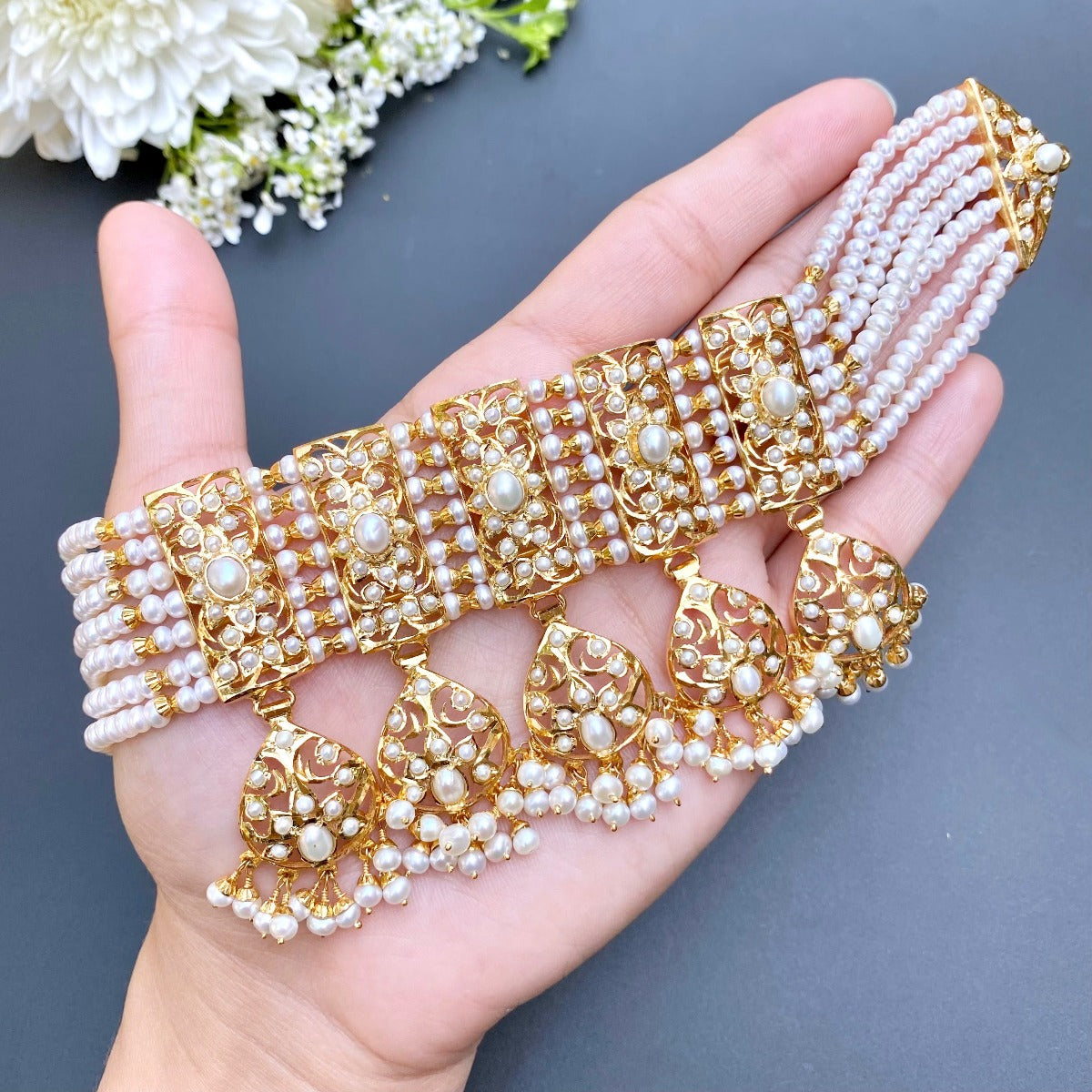 tyaani choker