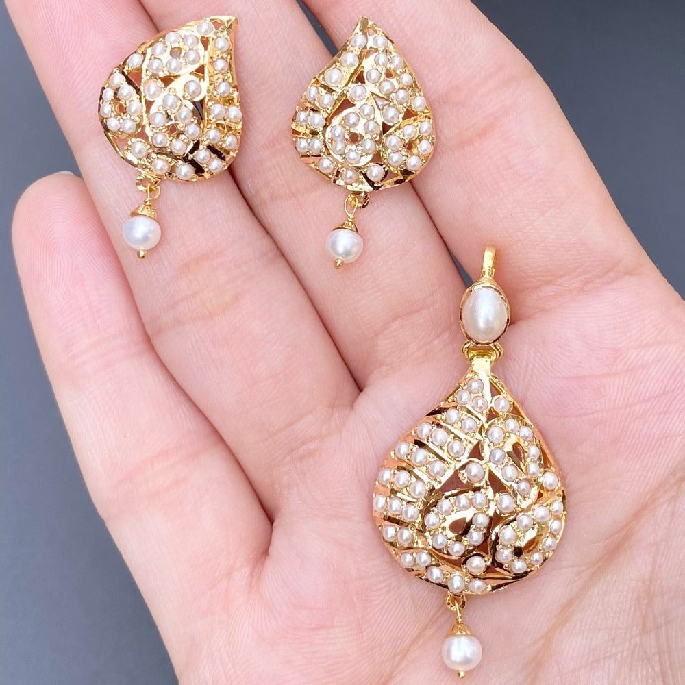 small pearl pendant and earrings set online