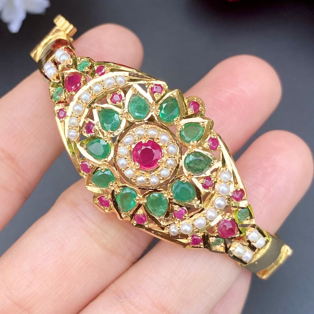 gold bracelet for women online