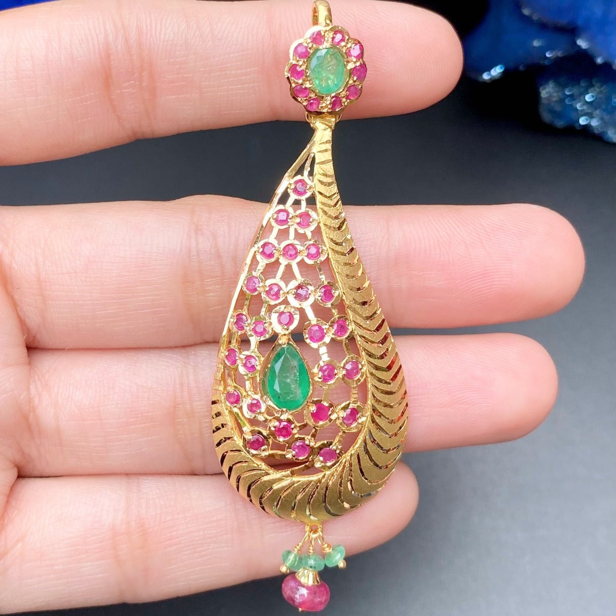 paisley pendant gold