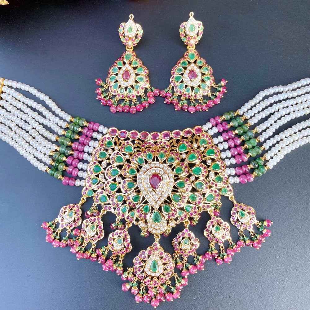 emerald dominated jadau choker set in 22ct gold