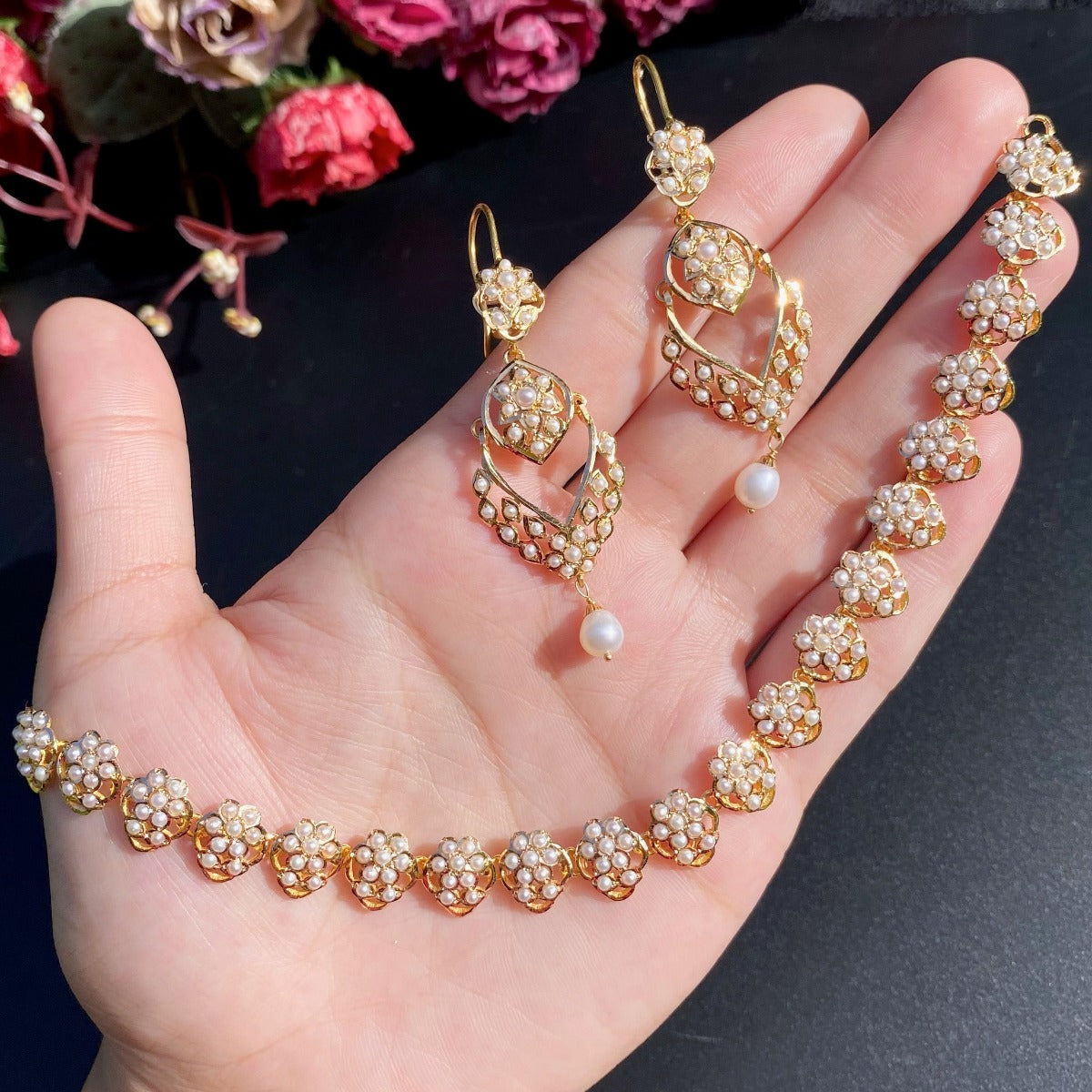 lightweight pearl necklace set on 22k gold