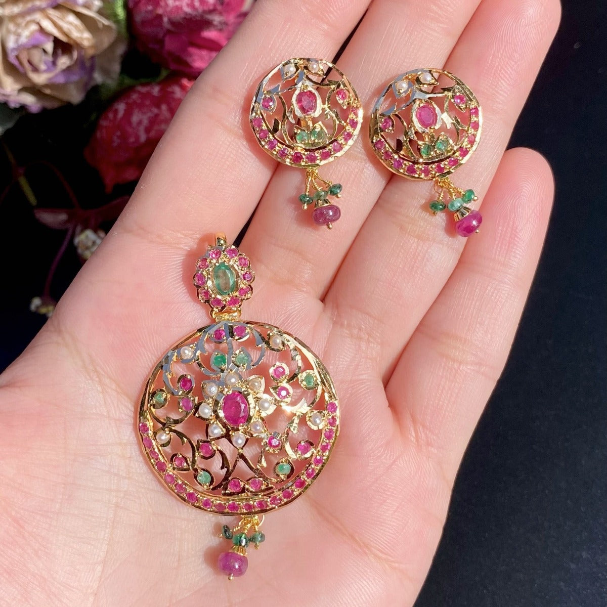 unique indian gold pendant set