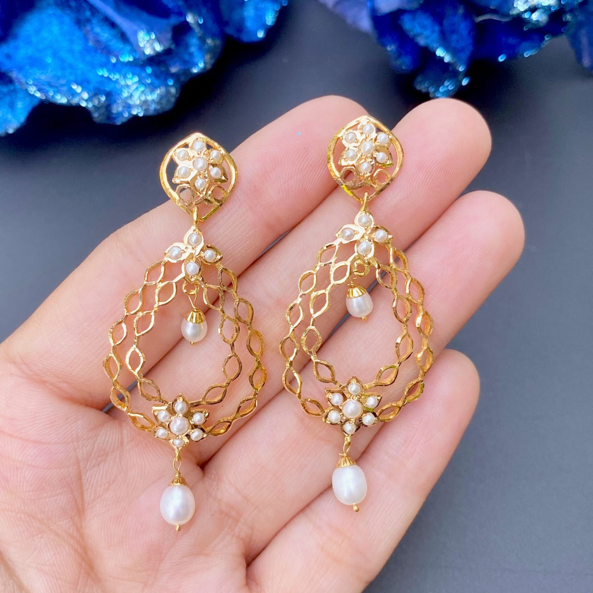 elegant pearl drop earrings in 22ct gold ger 067