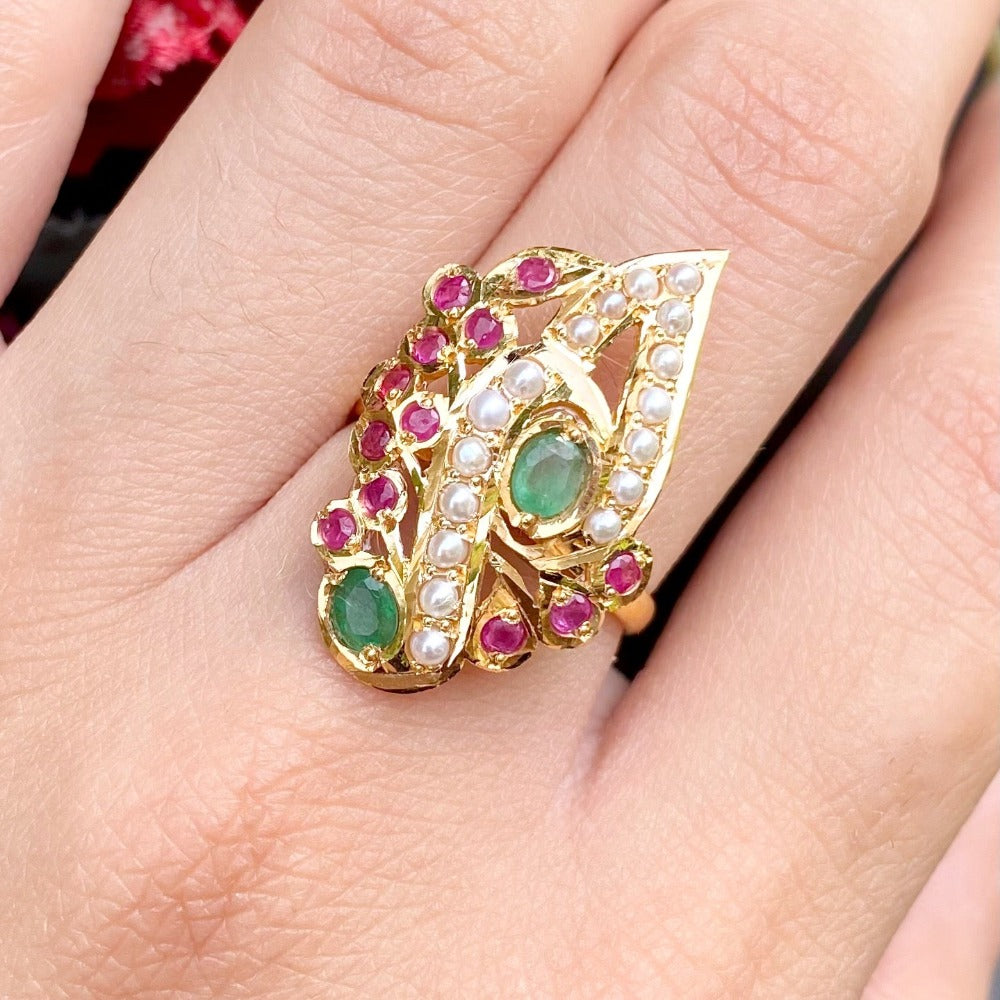 ruby emerald gold ring qatar