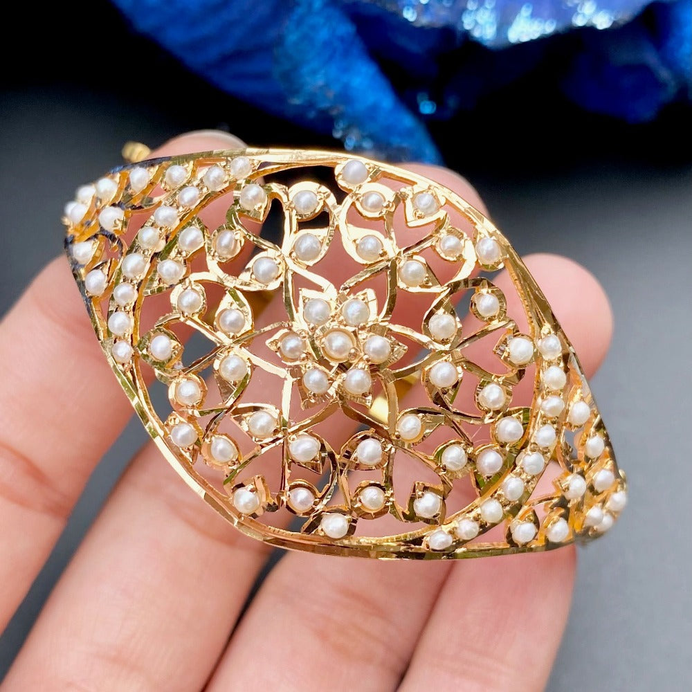 diamond style 22k gold bracelet with pearls