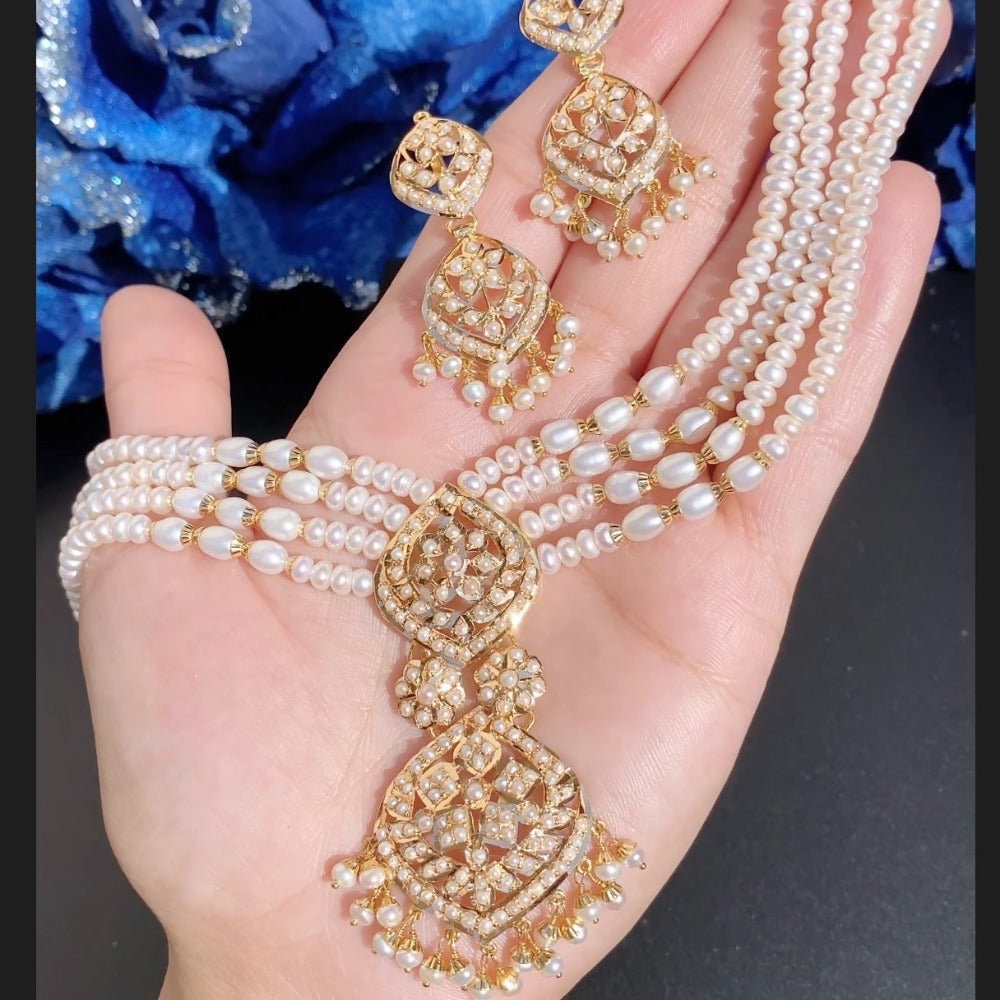 short pearl rani haar in gold