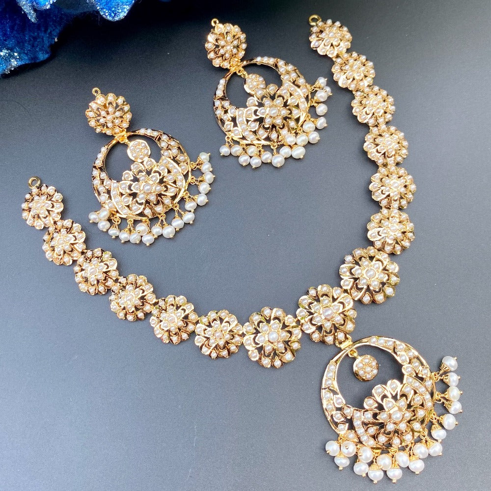 real pearl neckalce on gold kuwait