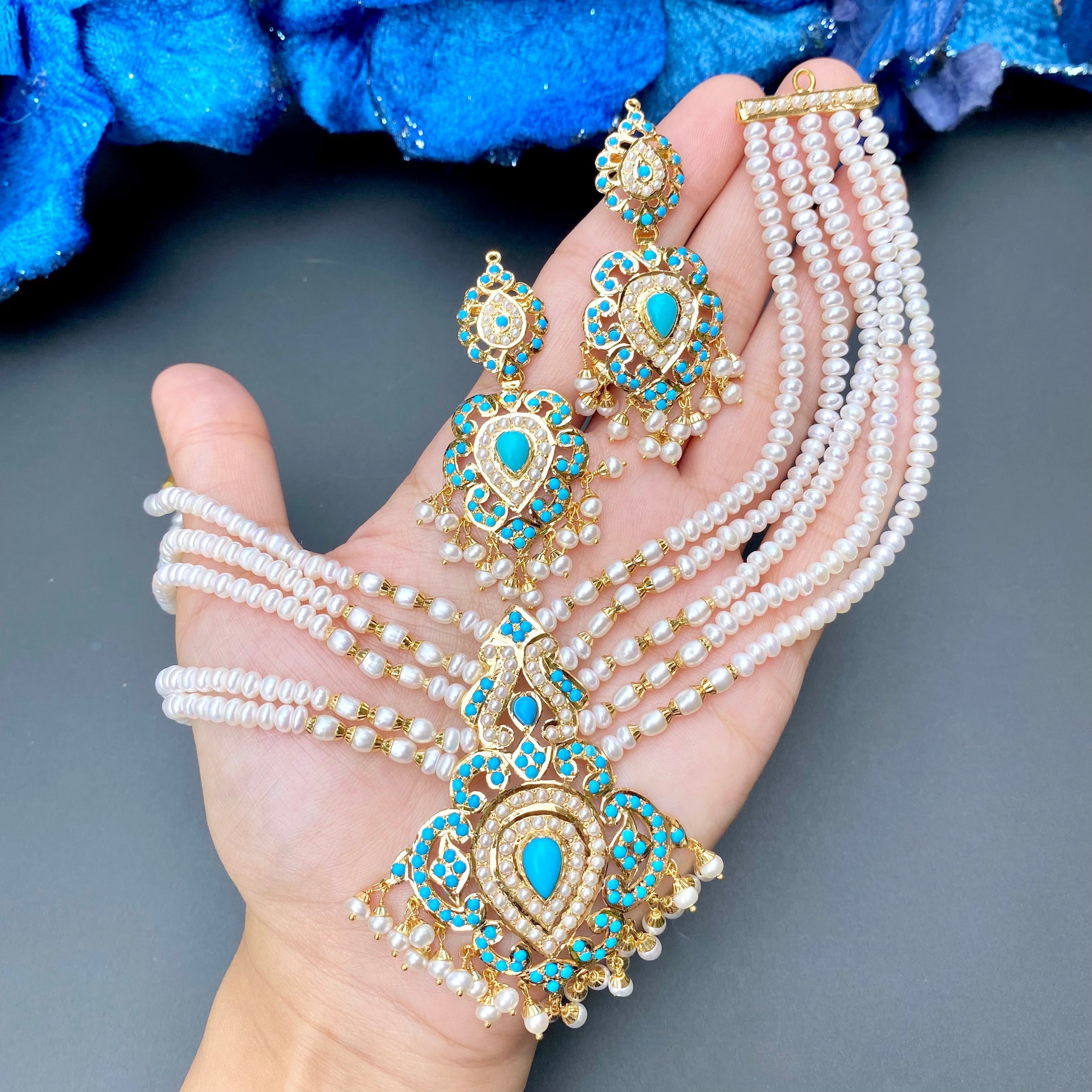 feroza choker gold