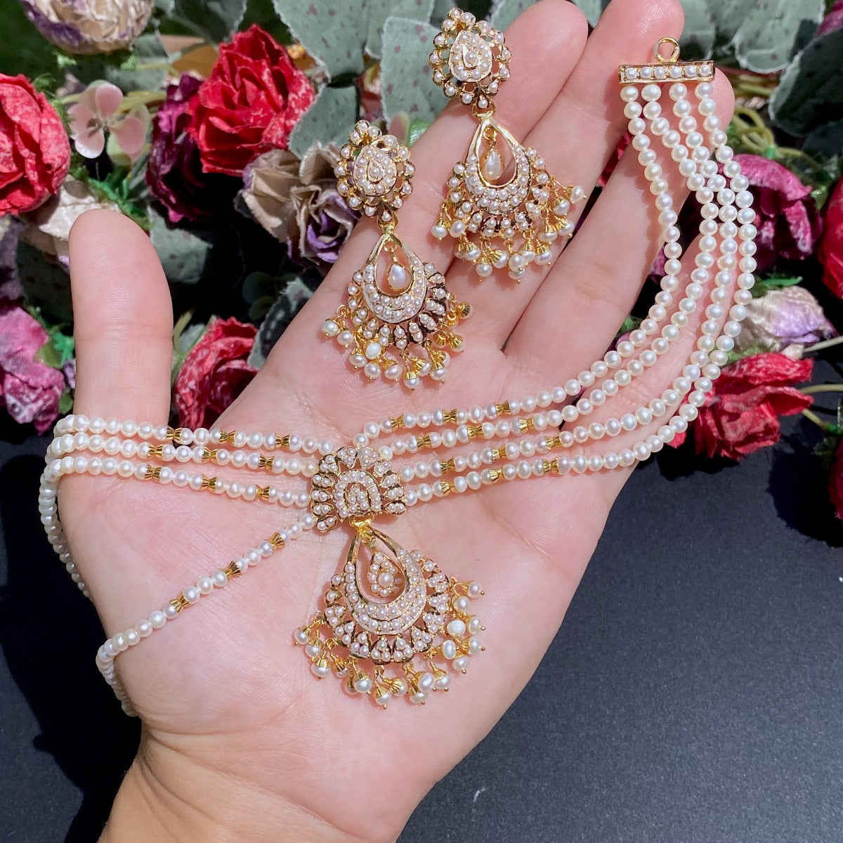 fine pearl choker set on 22k gold