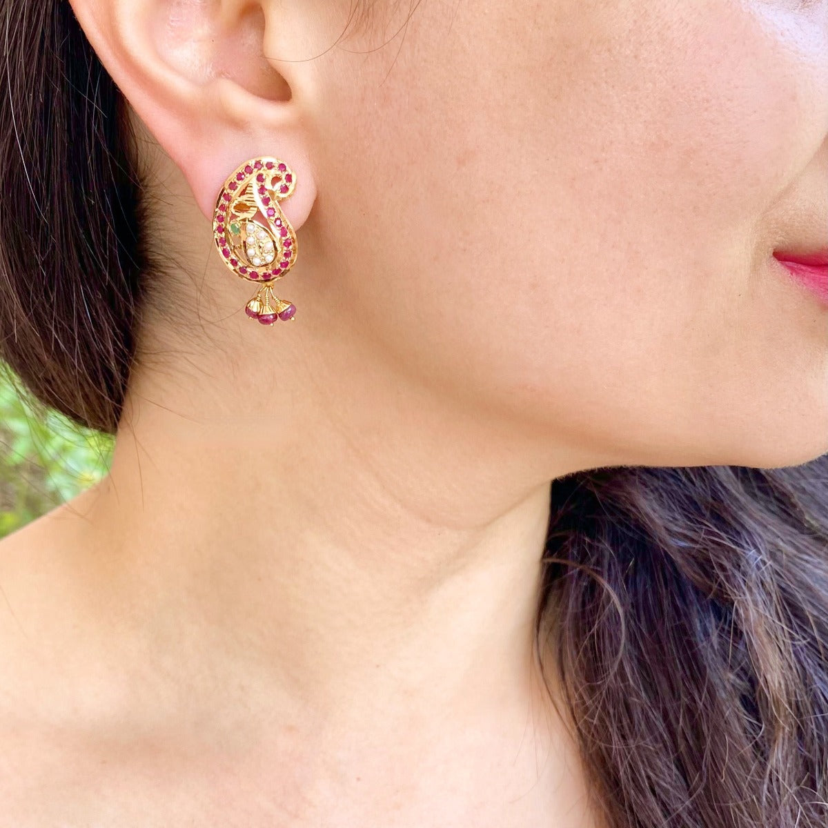shop indian gold studs in dubai