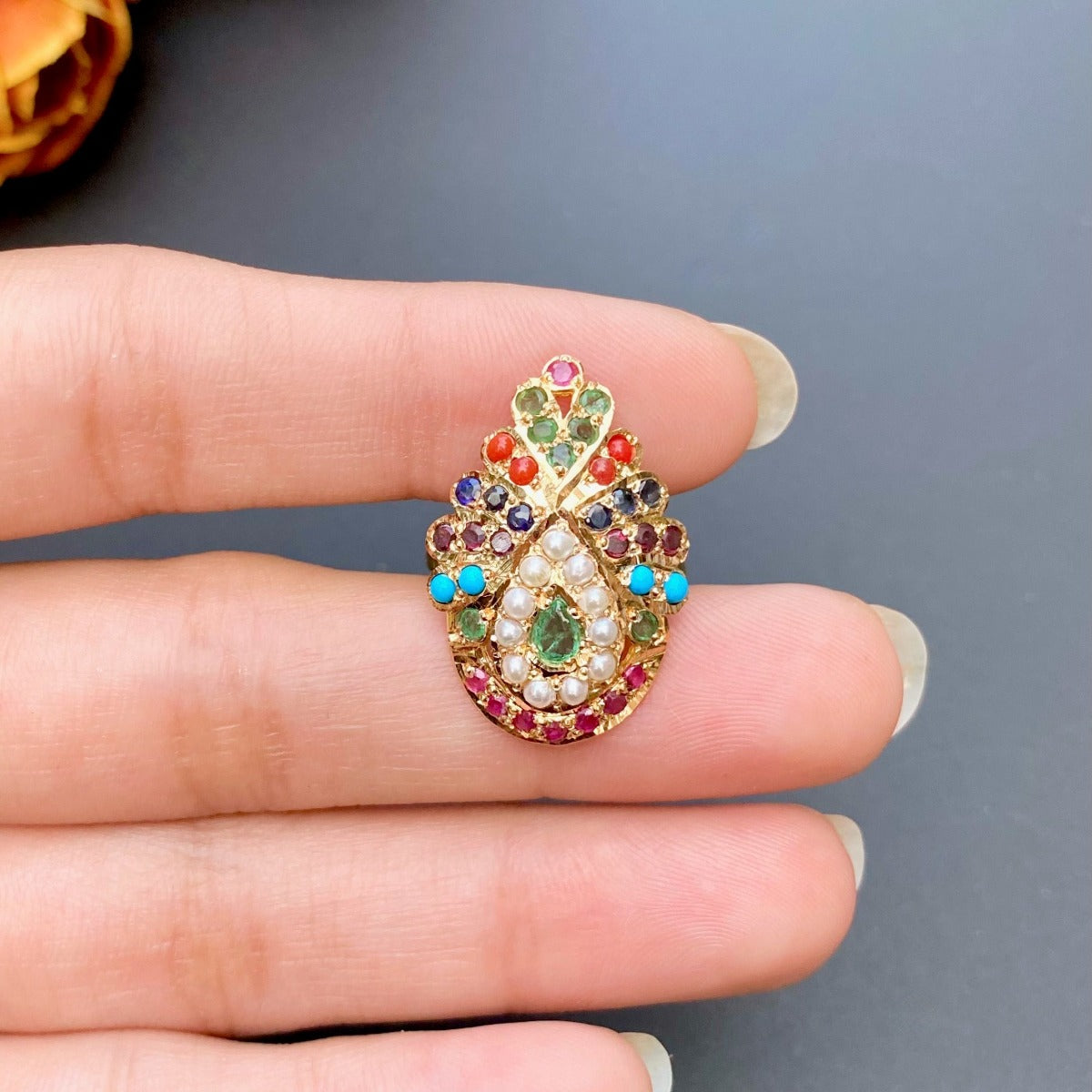 small simple sober gold ring