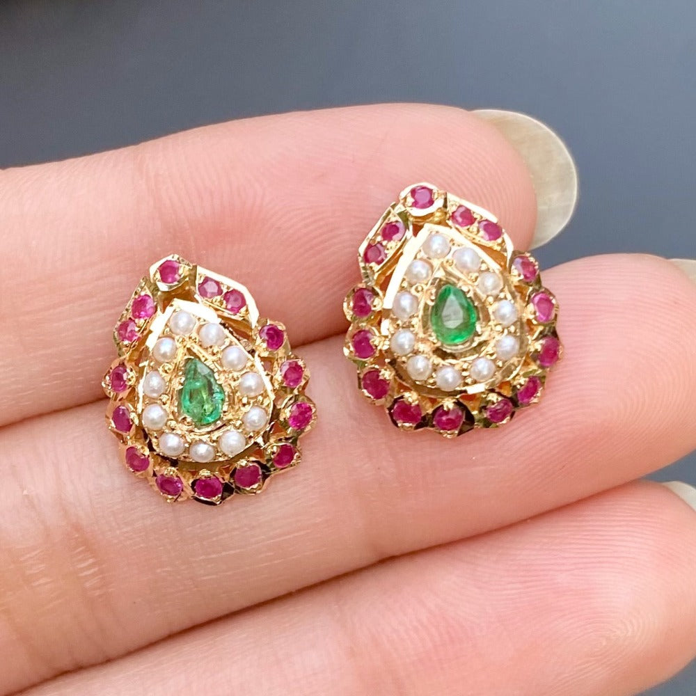 small gold earrings for gift
