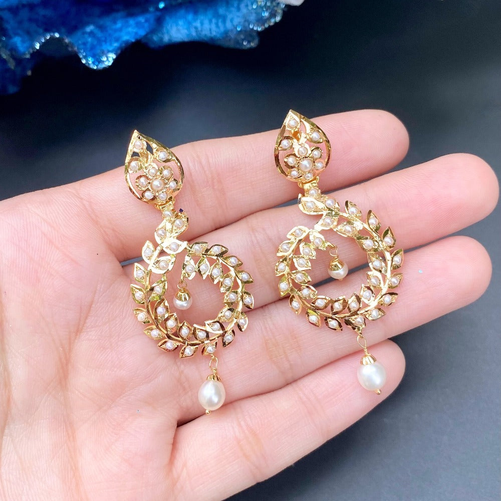 small dainty gold earrings dubai