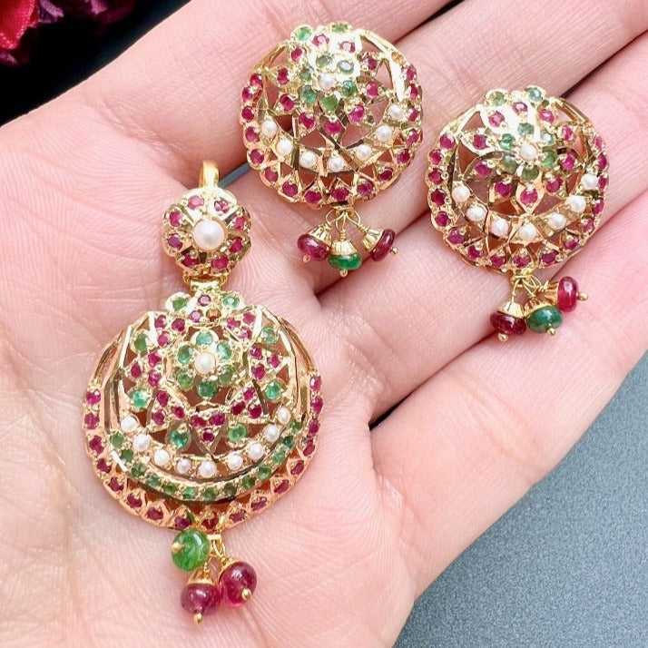 indian pendant set gold