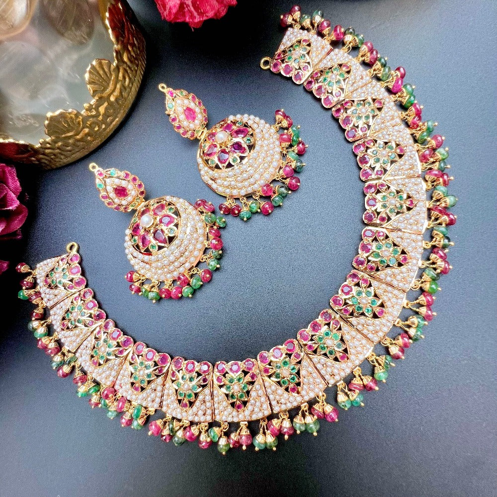 exquisite jadau necklace set in 22k gold