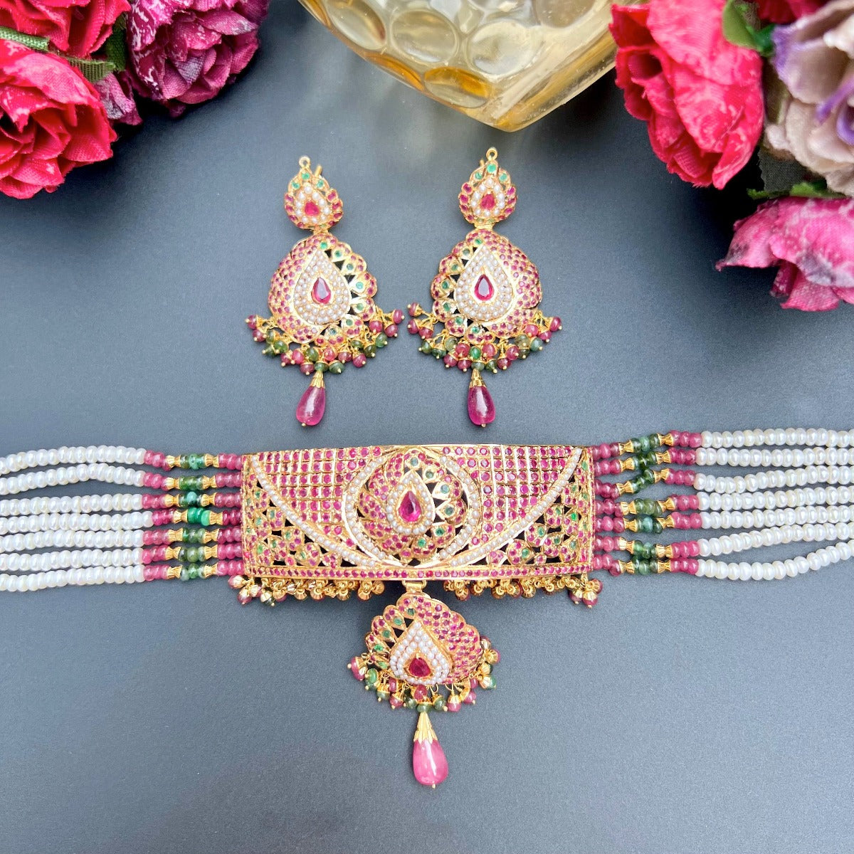 aad style choker set in gold for wedding lehenga