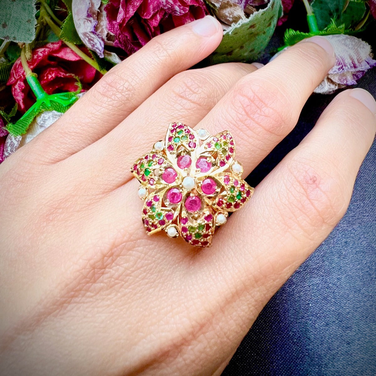 jadau cocktail ring in 22k