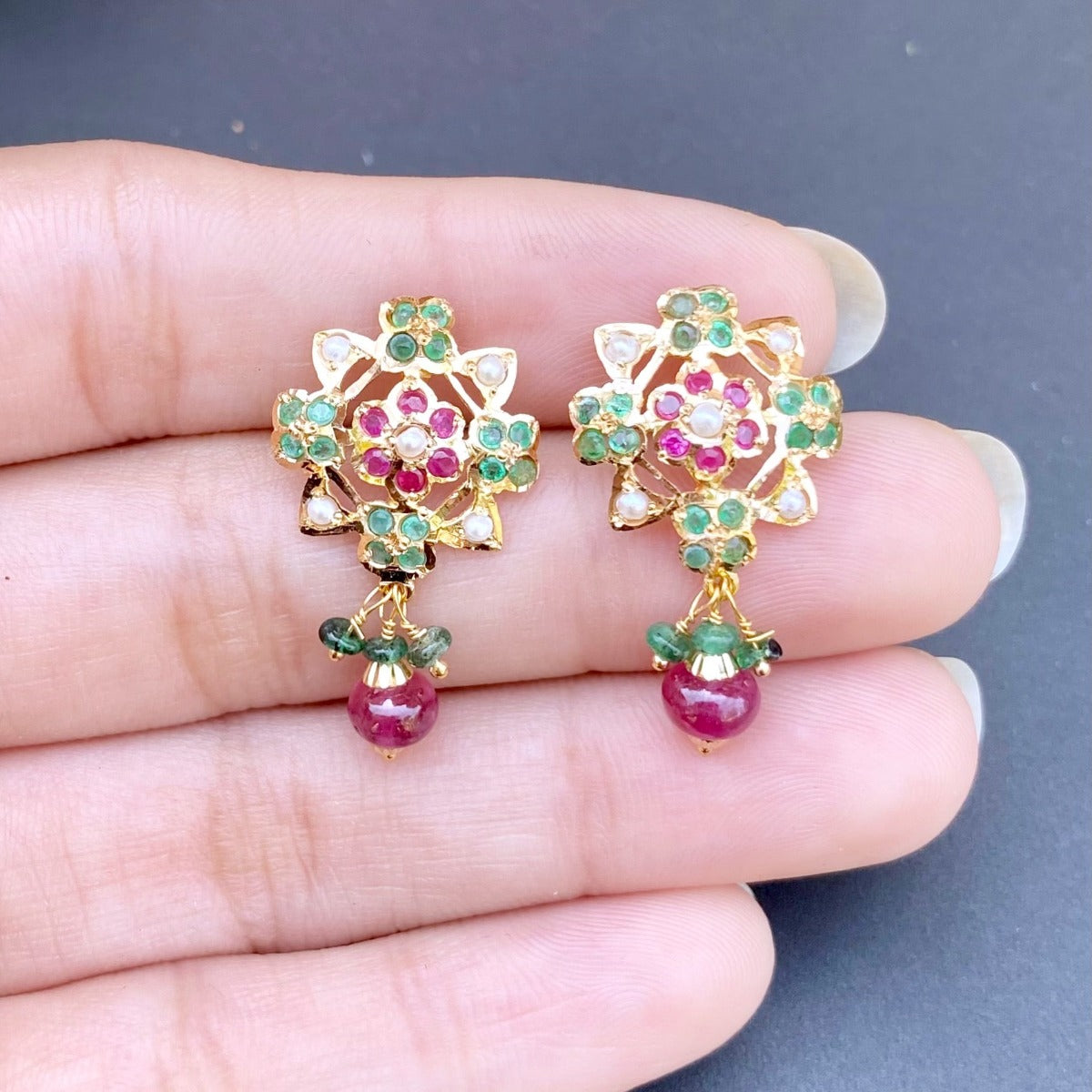 daily wear gold earrings