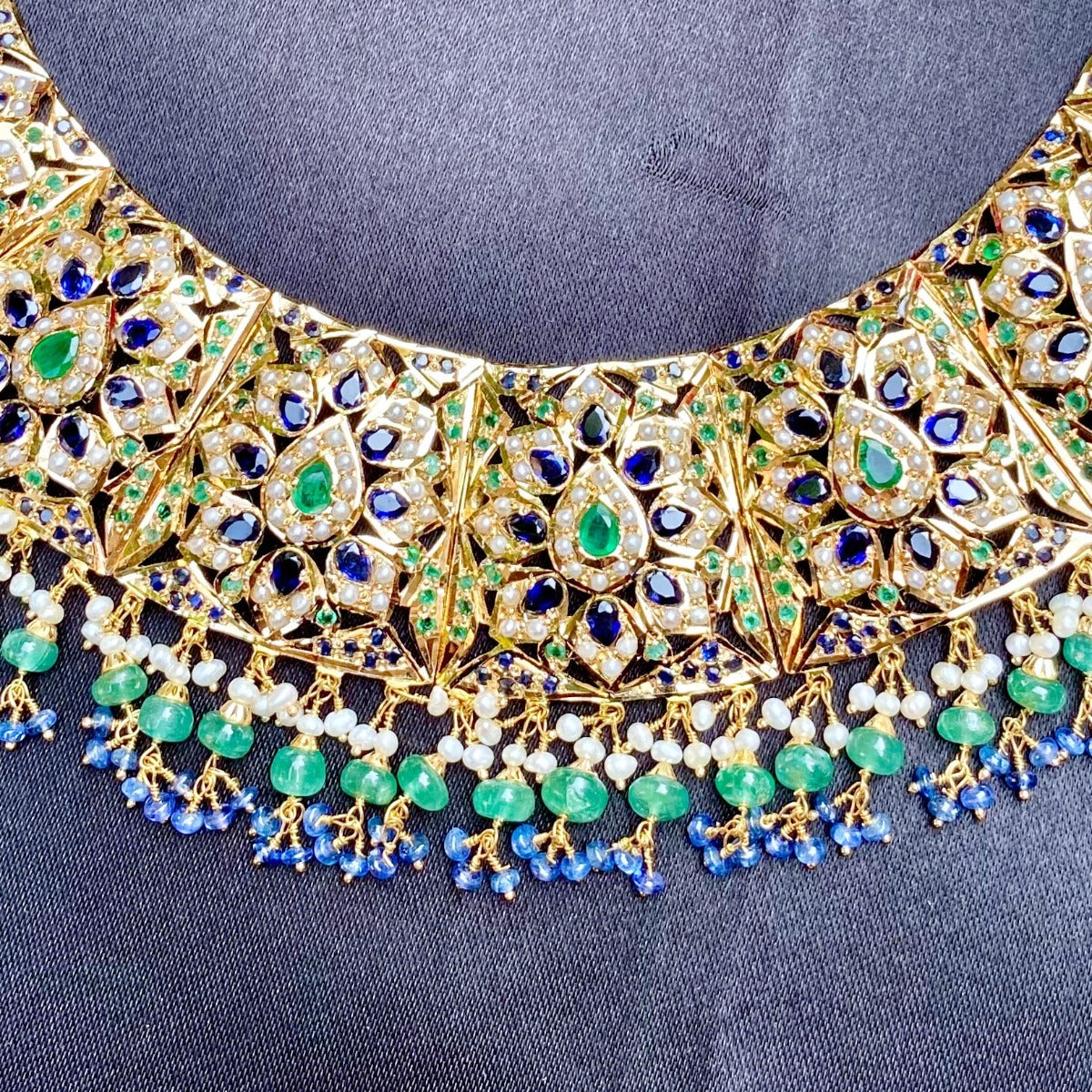 classic neelam panna necklace