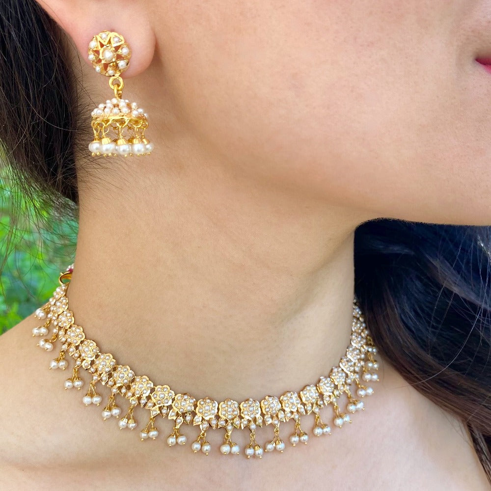 elegant and sophisticated pearl jewelry set in 22k gold