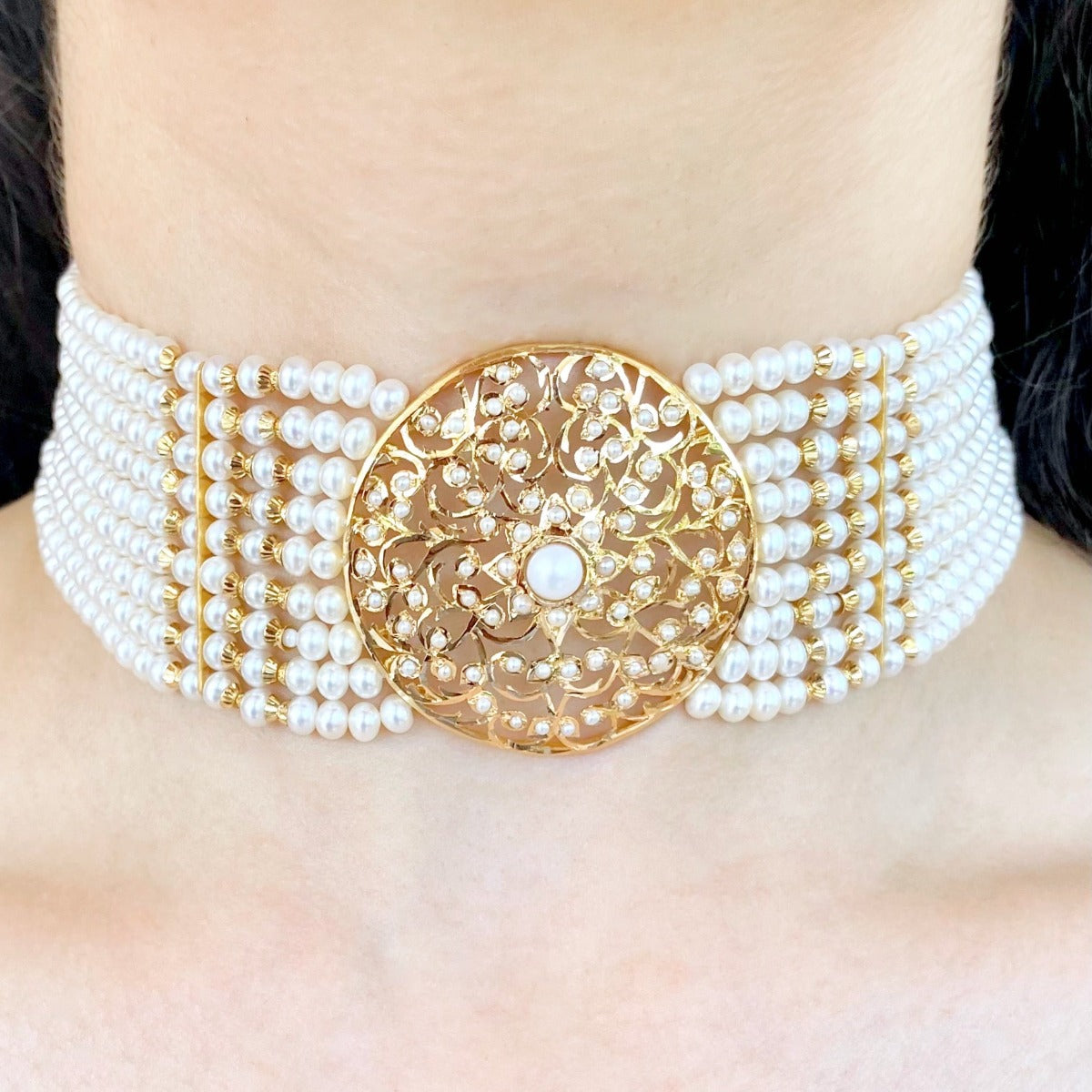 gold choker under 2 lacs