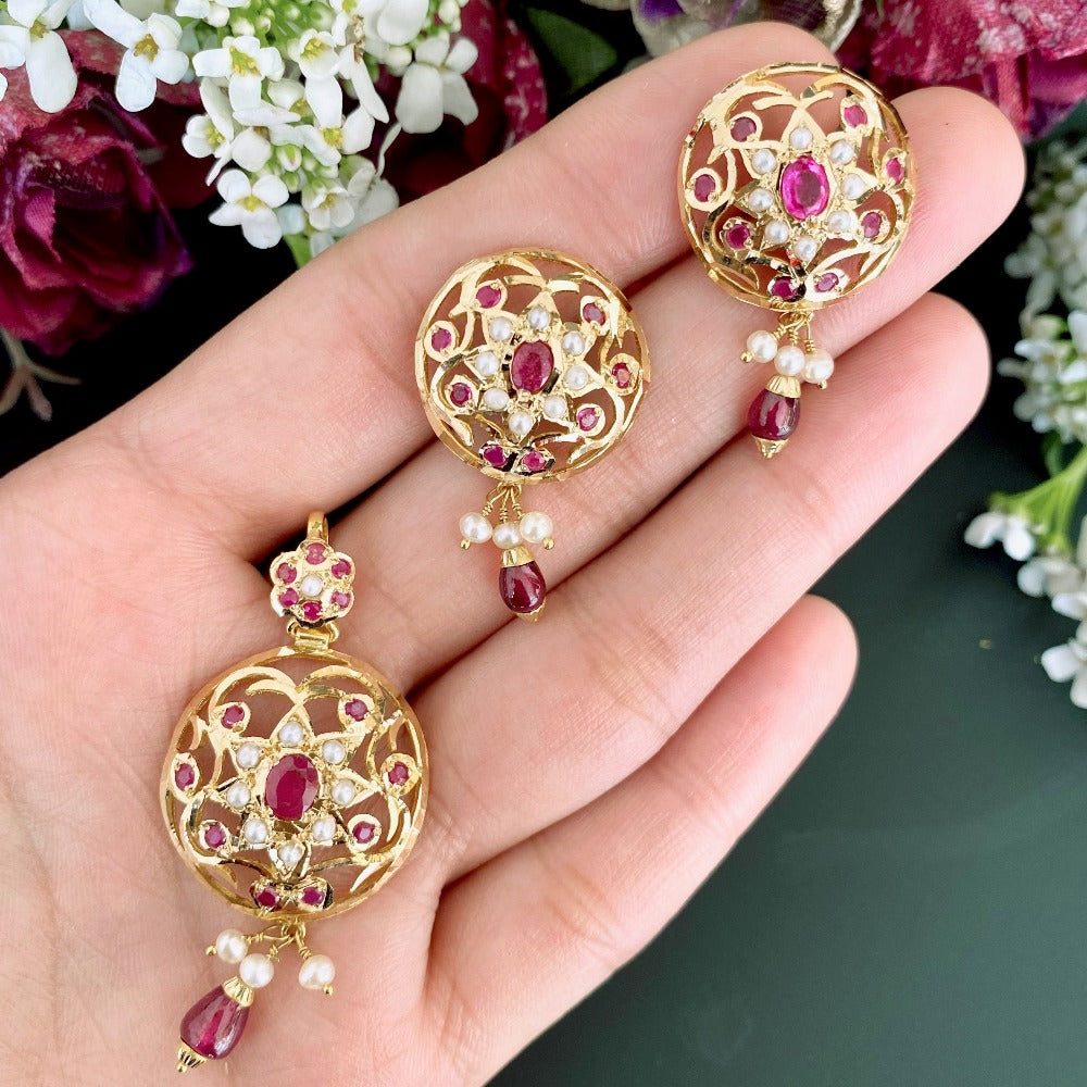 hyderabadi gold pendant set