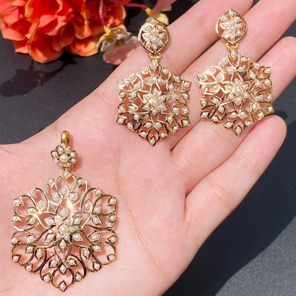 gold pendant set floral indo western design studded with pearls 22k gold