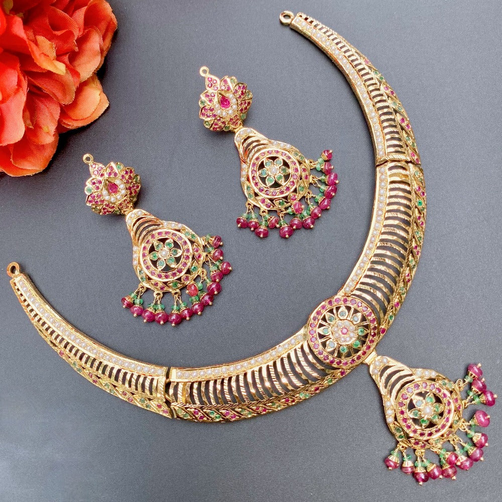 Jadau Hasli Necklace Set in 22ct Gold GNS 184