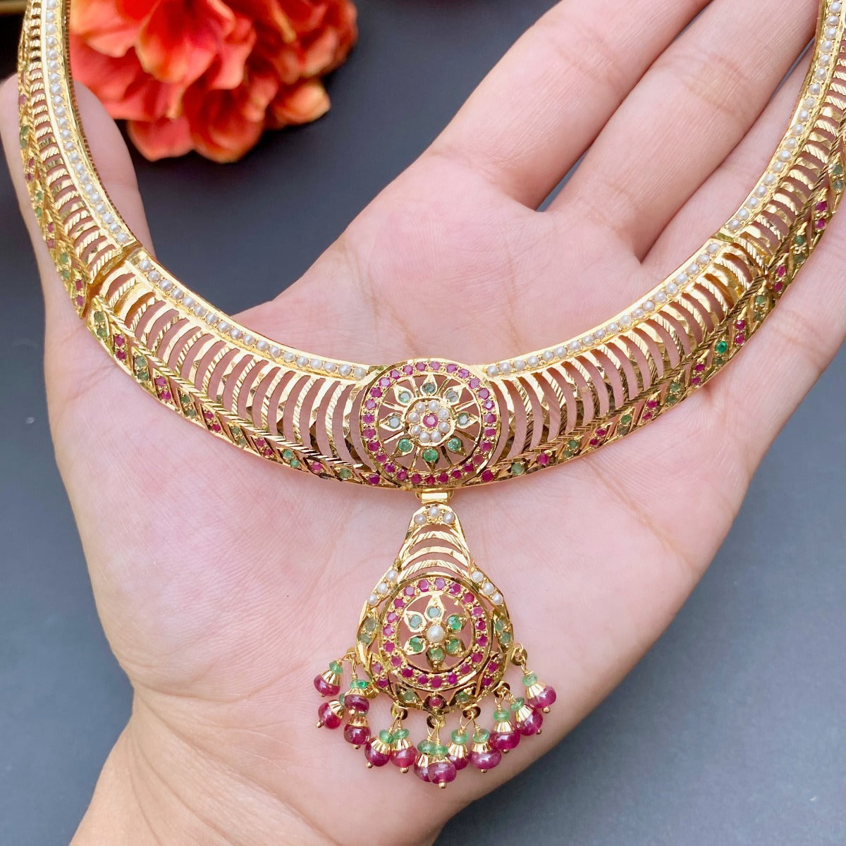 Jadau Hasli Necklace Set in 22ct Gold GNS 184