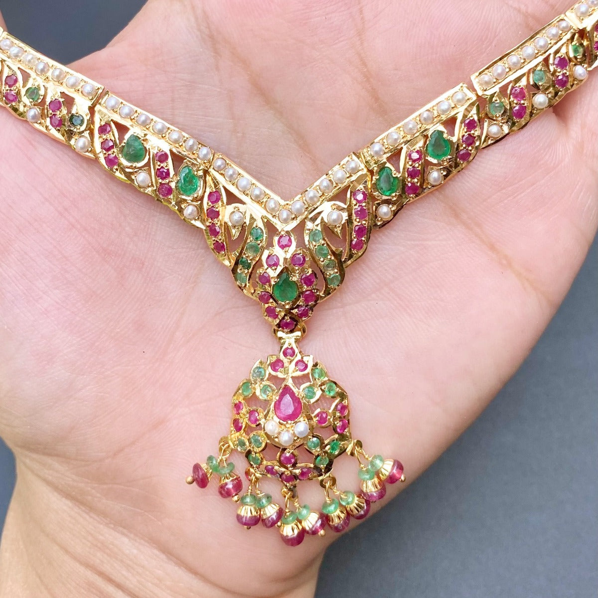 Delicate Multicoloured Necklace set in 22ct Gold GNS 183