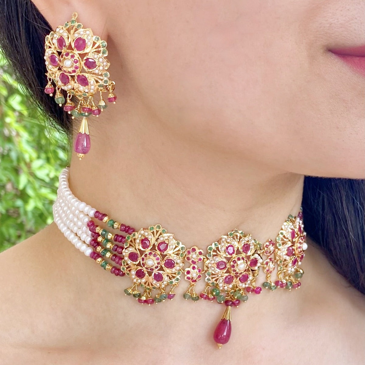 modern bridal choker set in gold and rubies