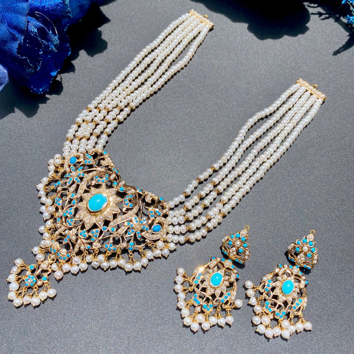 exquisite pearl and turquoise necklace in 22ct gold