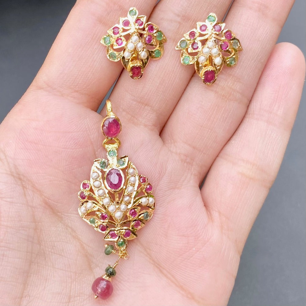 gold pendant set for women