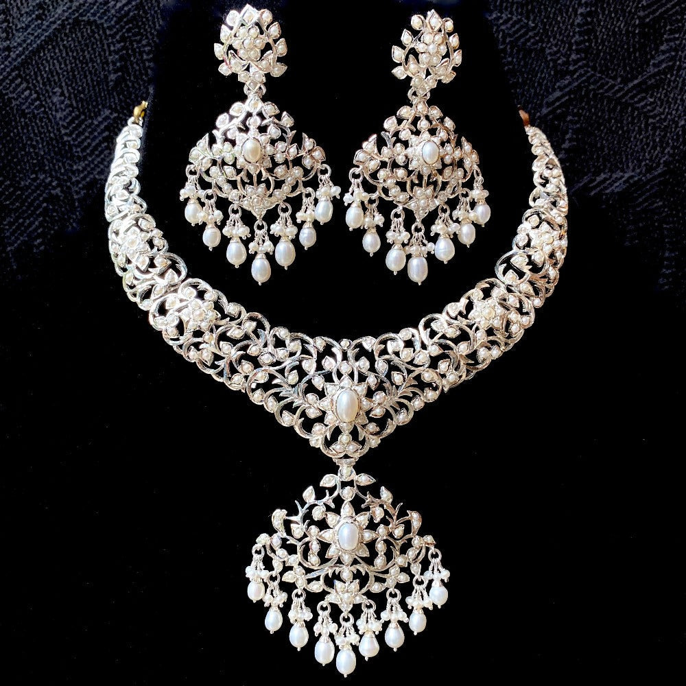 edwardian seed peal neckalce set