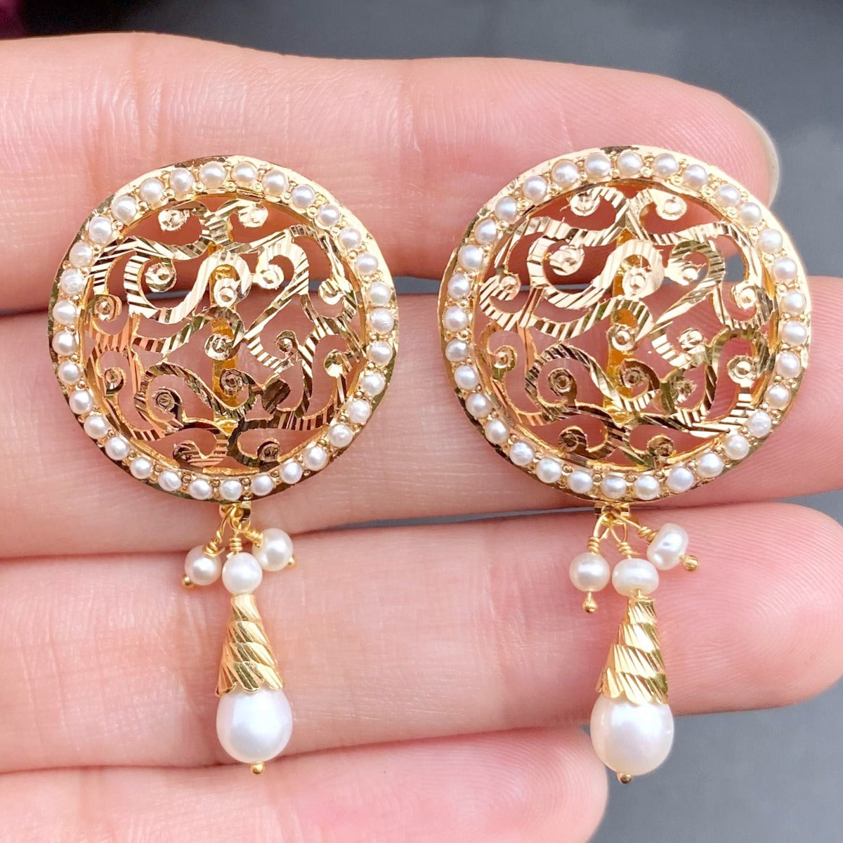 pearl earrings round tops