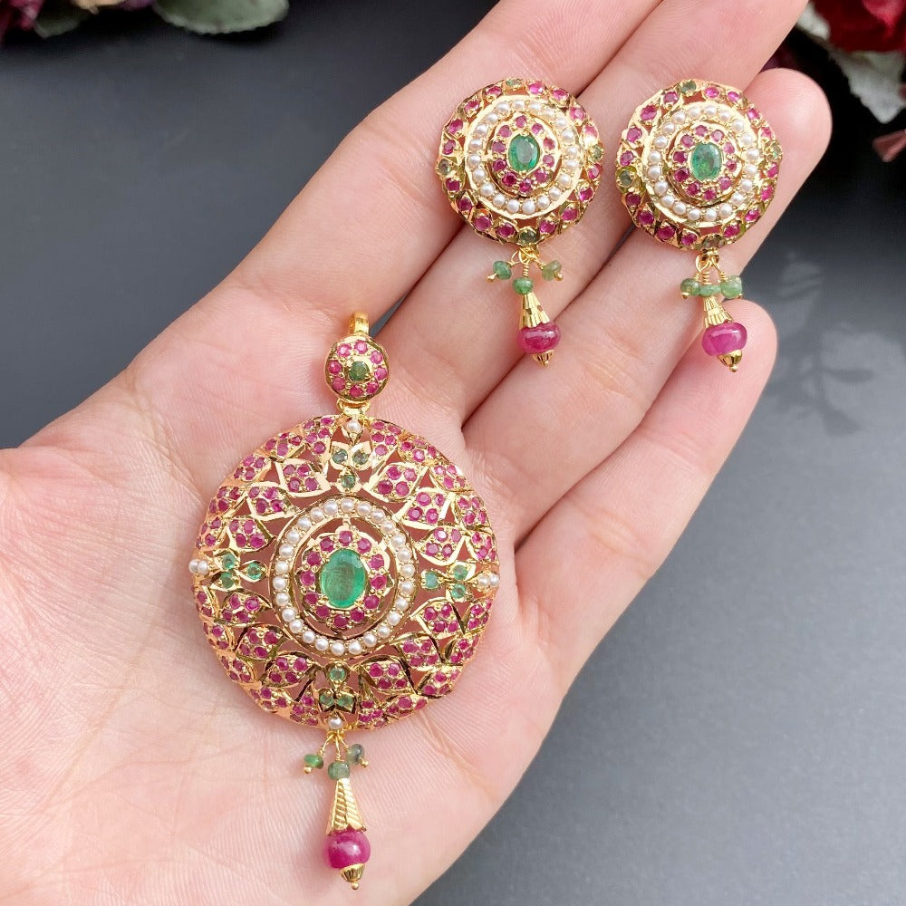 pakistani gold pendant set