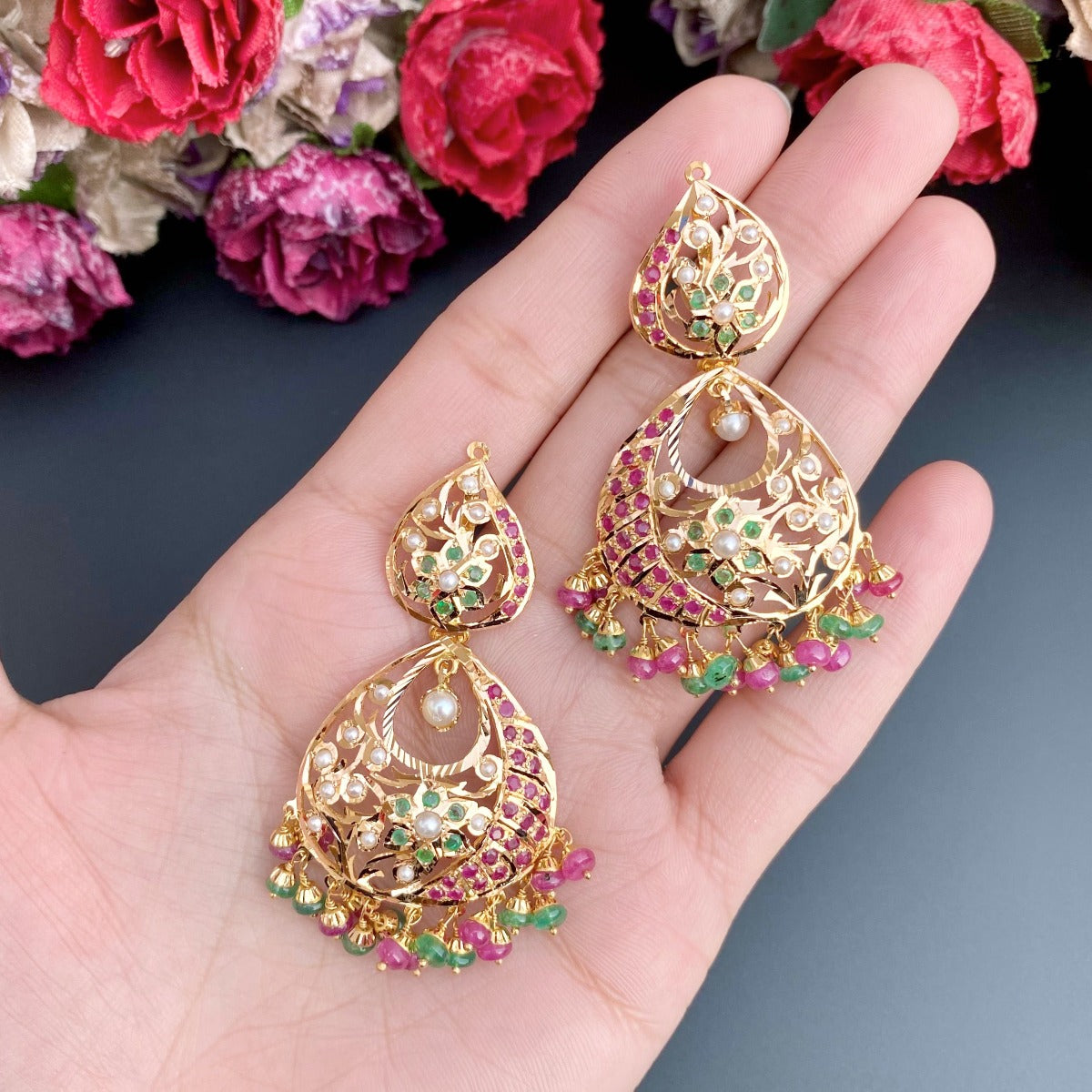 jadau set in 22k gold with chandbali styled earrings