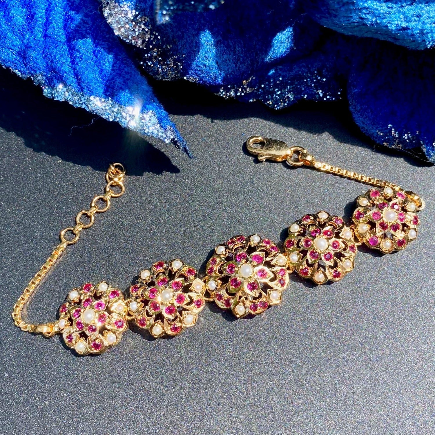 floral bracelet in gold