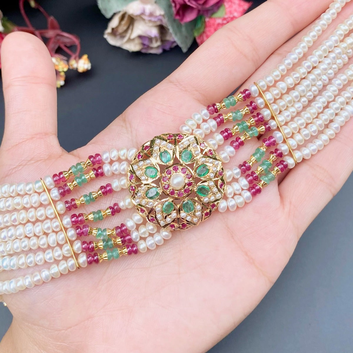 ruby emerald chikpatti on gold