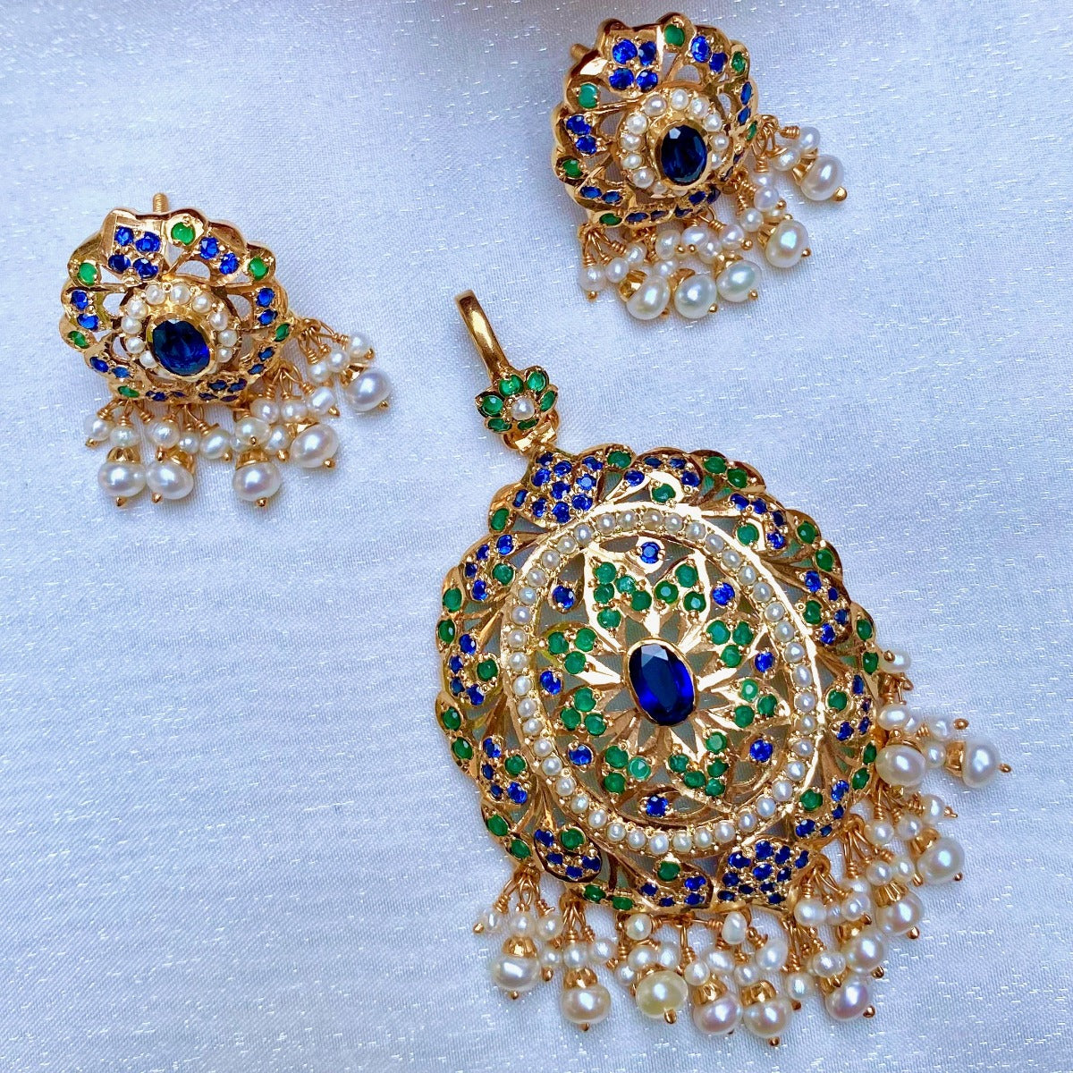 hyderabadi pendant set with price