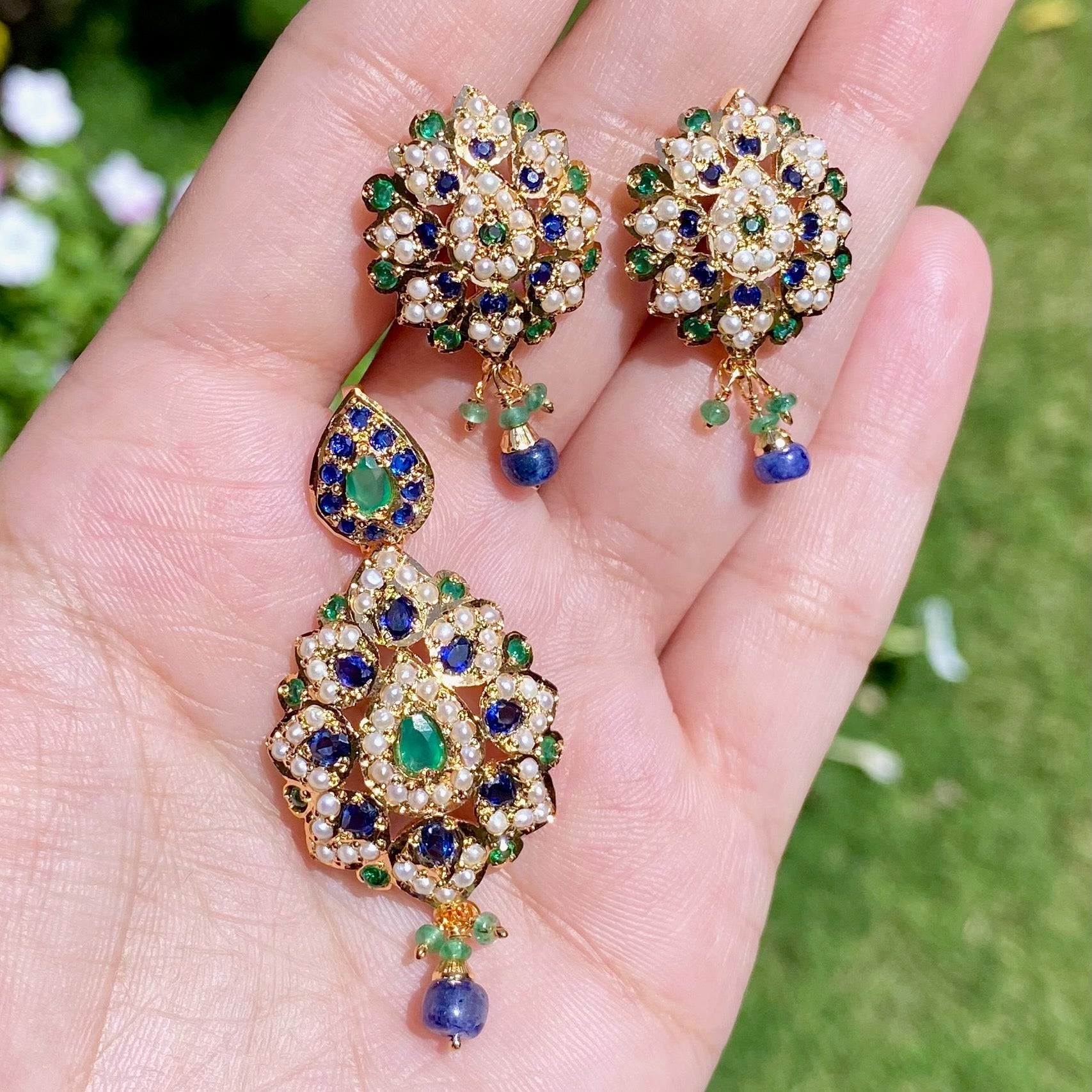 neelam pendant set