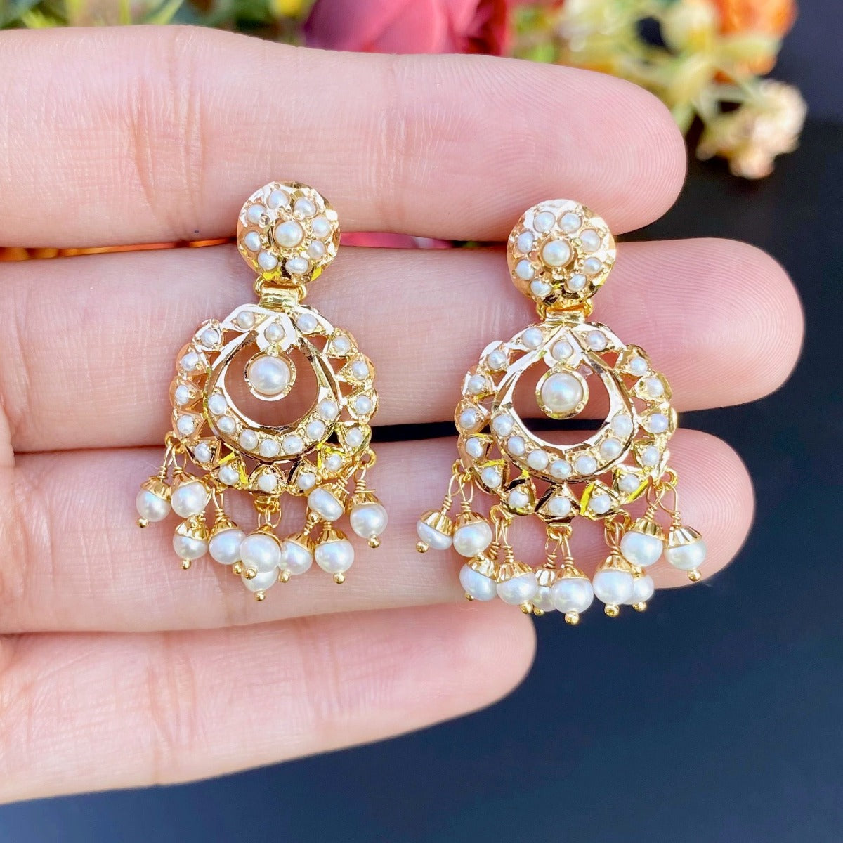 Glistening Pearl Earrings in 22ct Gold GER 060