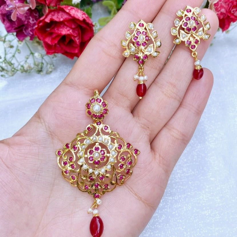 gold plated pendant set under 10000