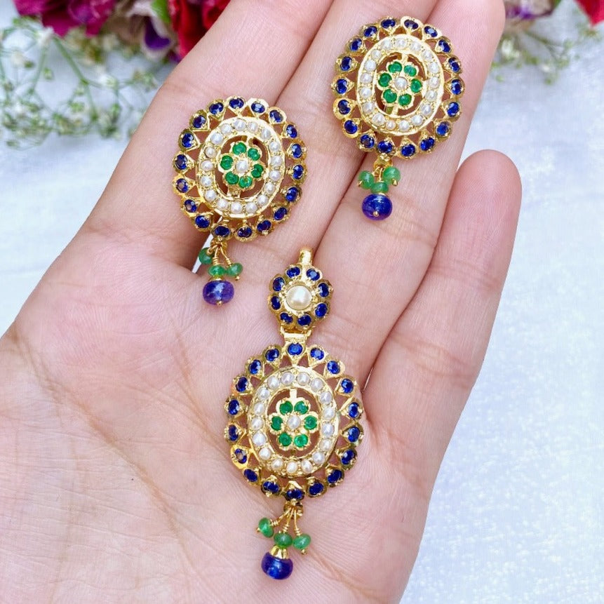 jadau pendant set with blue and green colors