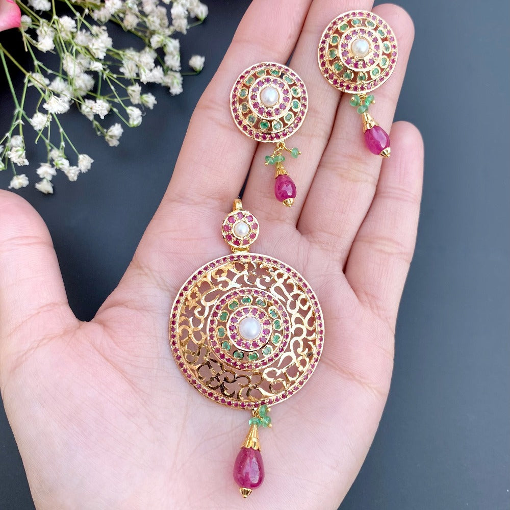 gold pendant set