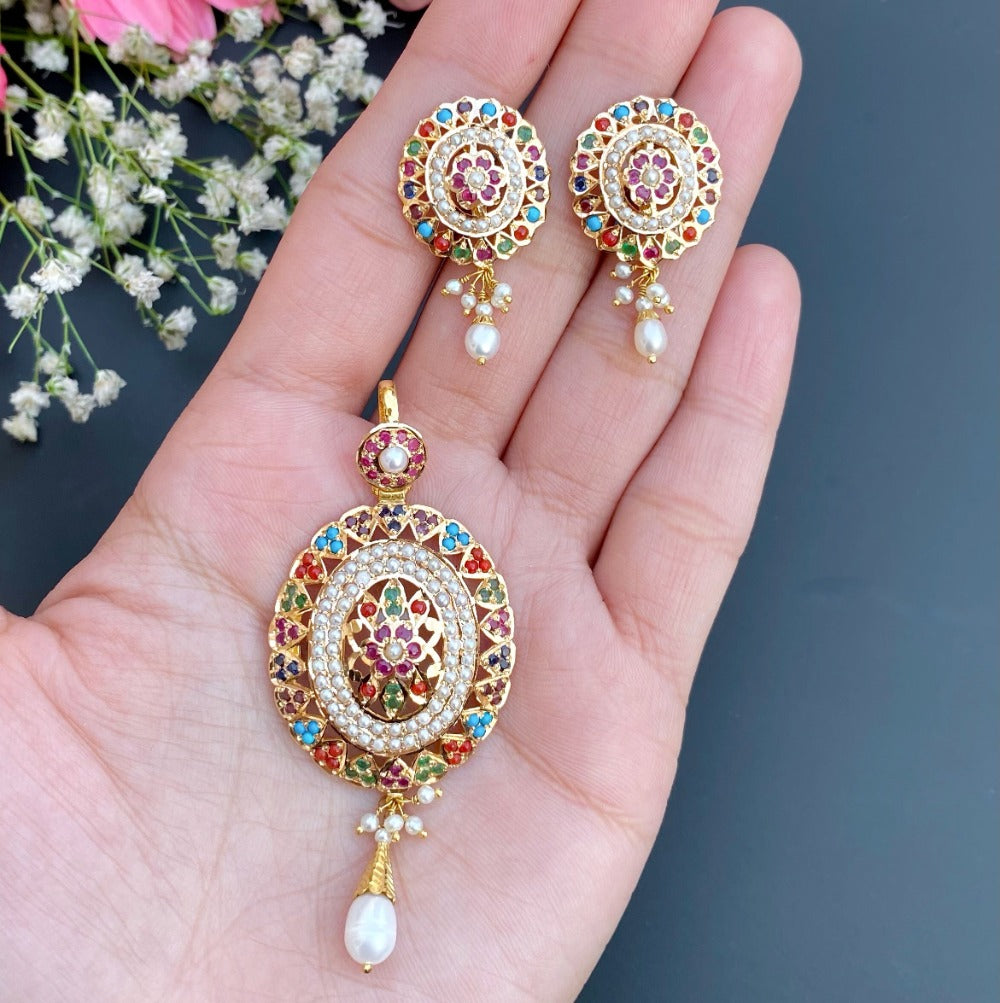 rajasthani navratna pendant set in gold