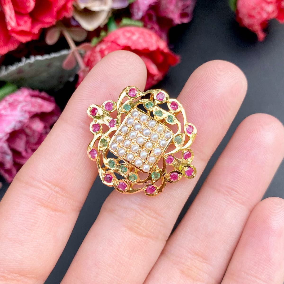 fancy jadau ring in 22ct gold