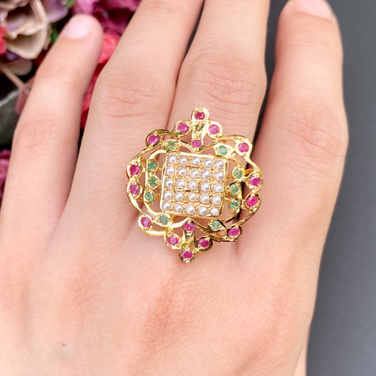 fancy jadau ring in 22ct gold