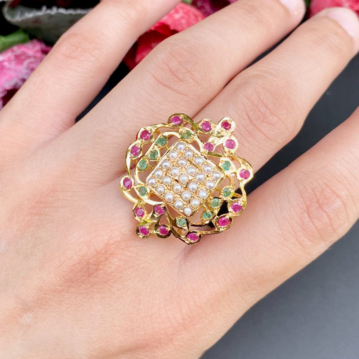 fancy jadau ring in 22ct gold